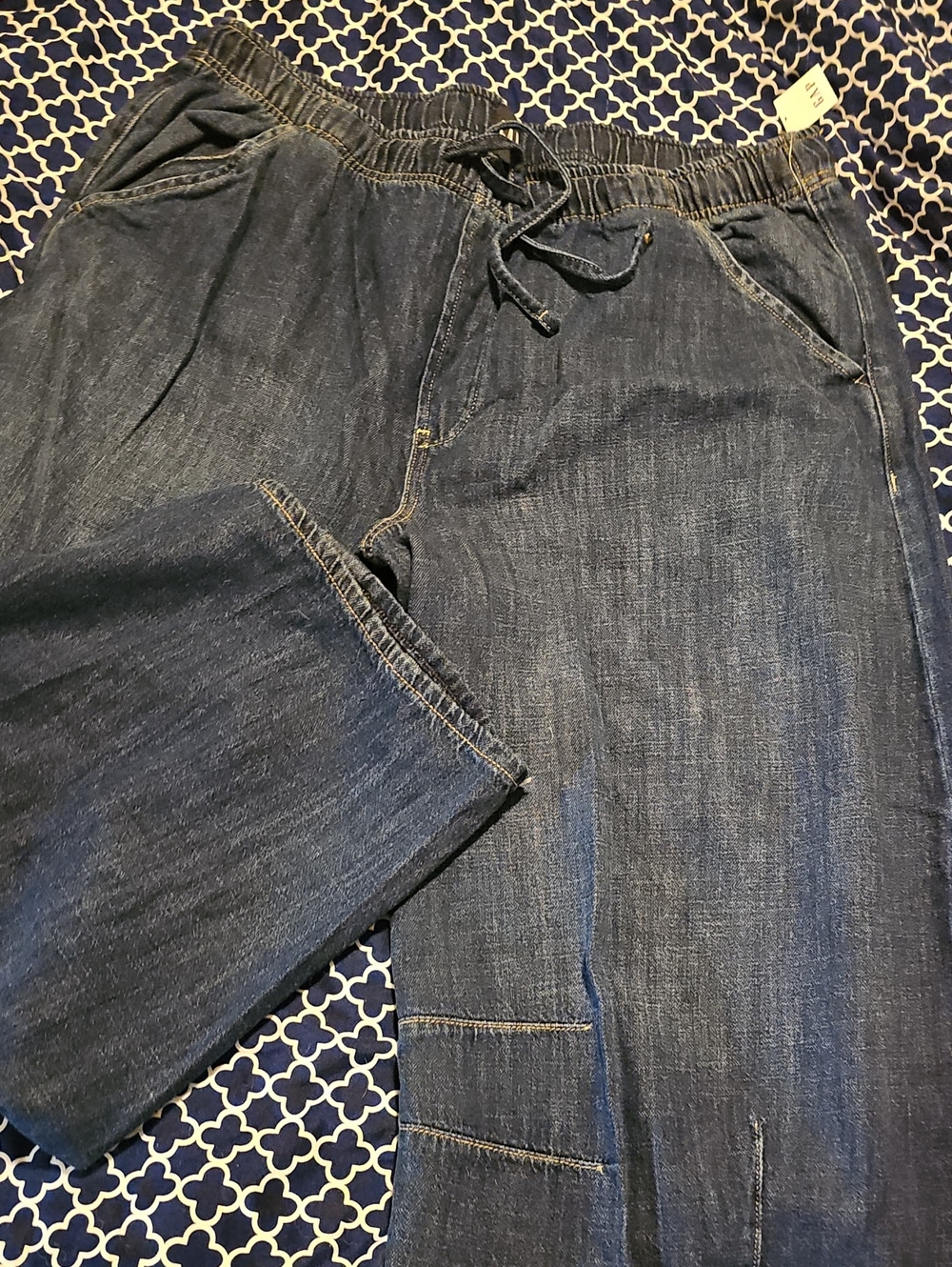 GAP NWT Womens Pull On Barrel Denim